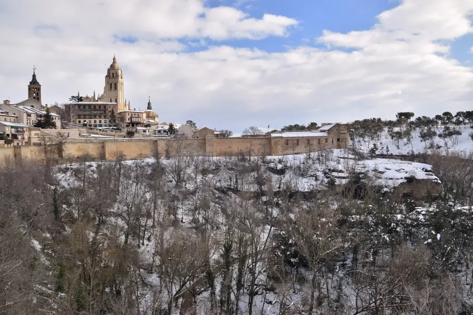 Segovia con nieve (39548992145)