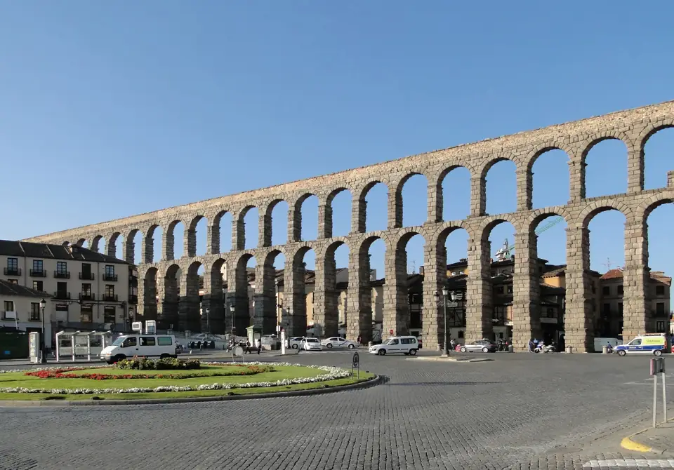 Aqueduct of Segovia 01