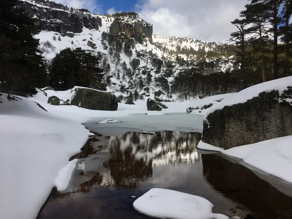 Laguna negra nevada