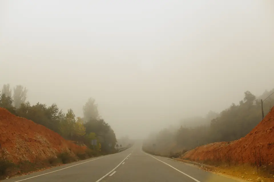 Road in fog, Condado de Treviño (5115267791)