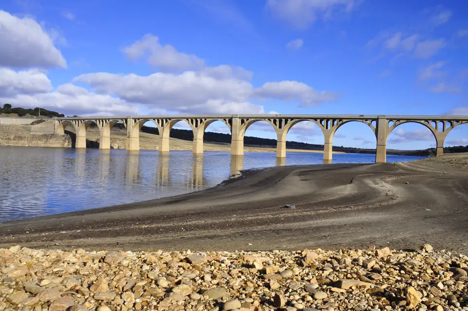 Puente del pantano de Santa Teresa